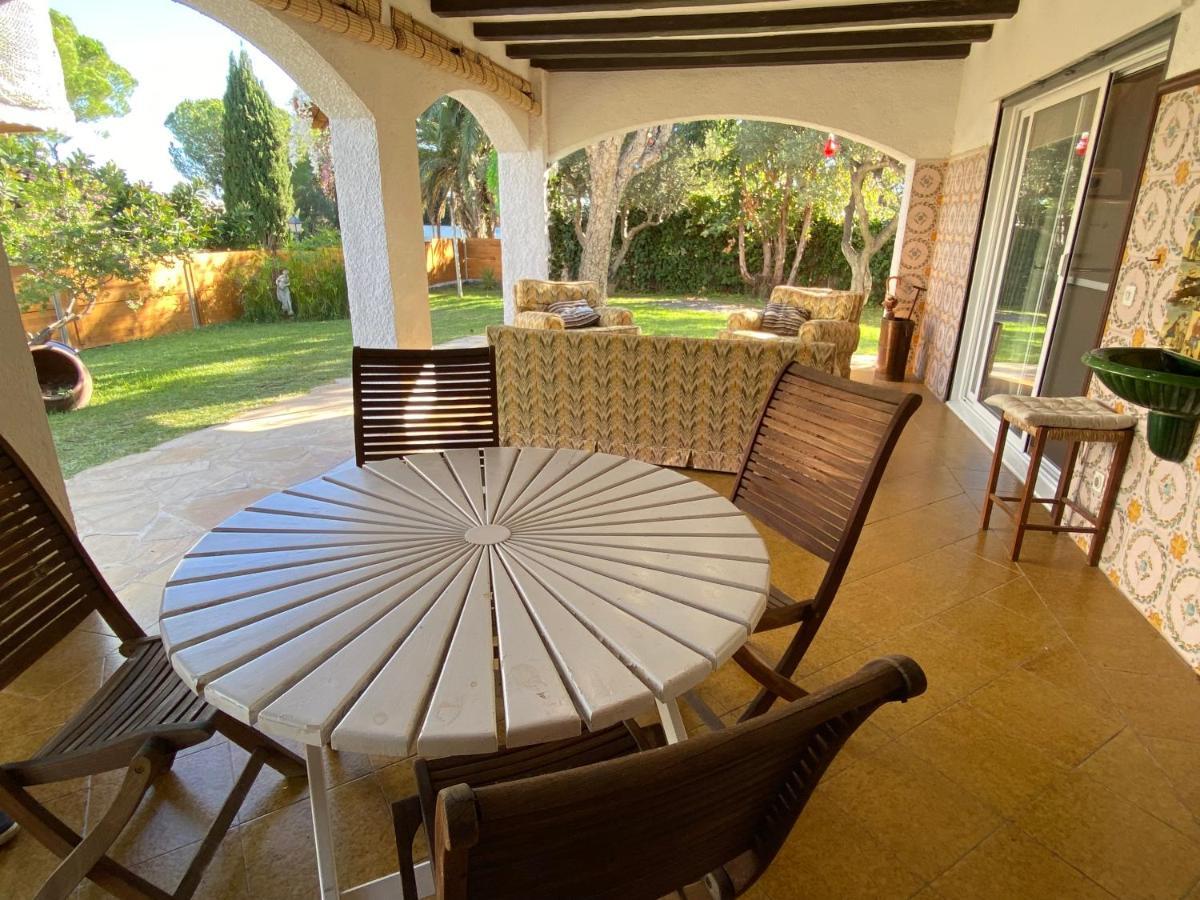 Villa Sitges El Ranch: Beachside Oasis with Pool, Jacuzzi, and Garden Calafell Exterior photo